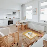 Fresena Bude 10 Apartman *
